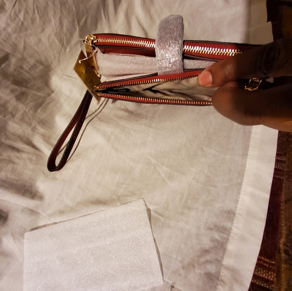 Brand new Michael Kors double Zip Wallet - Picture 4 of 6